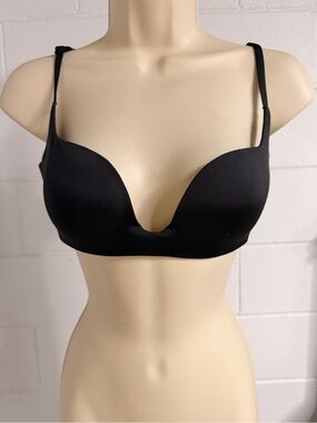 SKIMS Plunge Molded T-Shirt Bra - Black